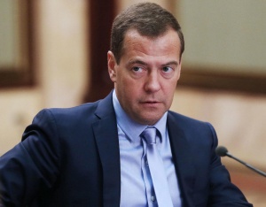 Медведев заявил, что малому и среднему бизнесу выдают недостаточно кредитов